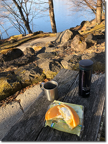 中禅寺湖を見ながらのコーヒータイム